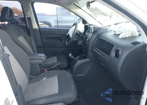 2009 Jeep Compass Sport z USA, uszkodzony, nr VIN 1J4FT47A49D128605